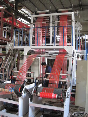 중국 두 배 색깔 비닐 봉투에 사용되는 LDPE/HDPE 두 배 맨 위 필름 부는 기계 협력 업체